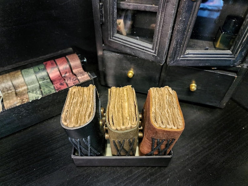 Mini leather journal set detail